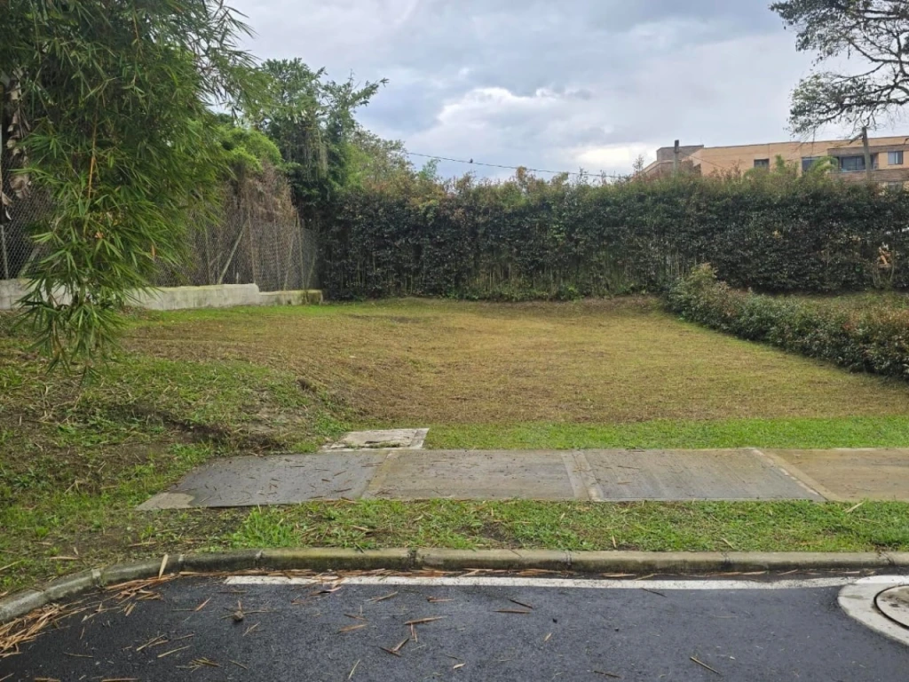Land in Santa Elena (226 m²) for Sale - 3