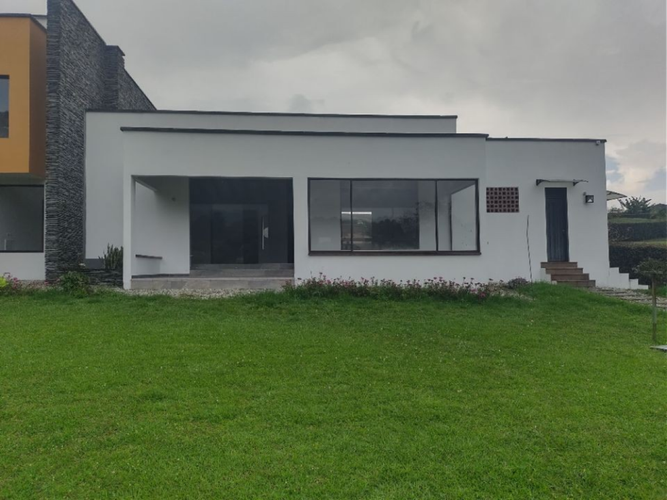 Finca en venta en Lomitas, La Ceja, 346 m² · foto 2 de 20
