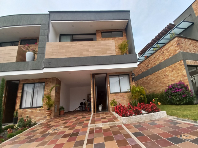 Casa de 3 alcobas en venta en Loma De Los Bernal, Medellín, 158 m² · foto 9 de 19