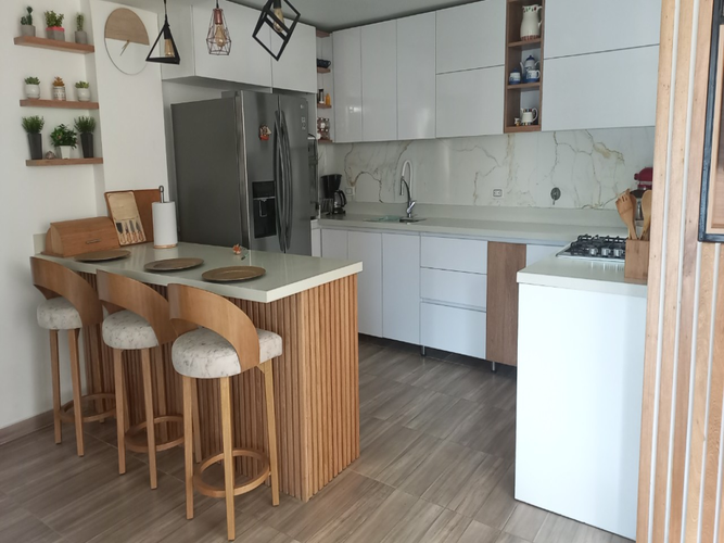 Casa de 3 alcobas en venta en Loma De Los Bernal, Medellín, 158 m² · foto 13 de 19