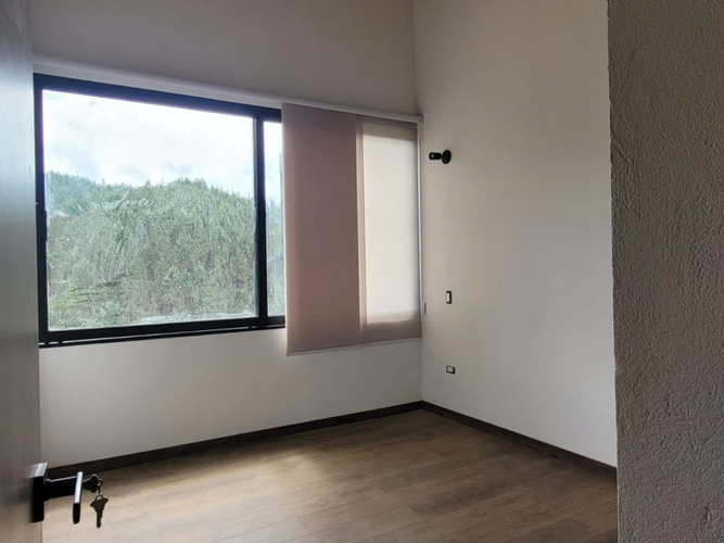 Casa de 4 alcobas en venta en Santa Elena, El Retiro, 300 m² · foto 9 de 18