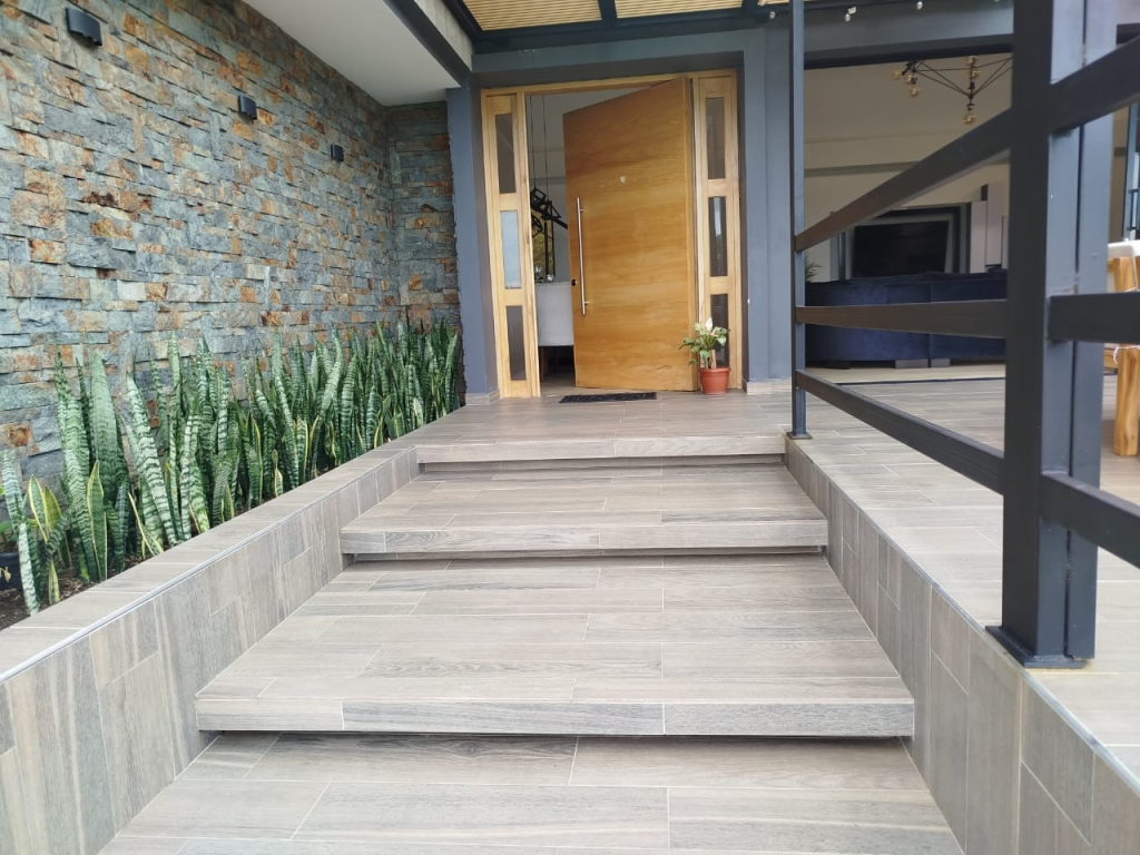 5BR House in Santa Elena (380 m²)