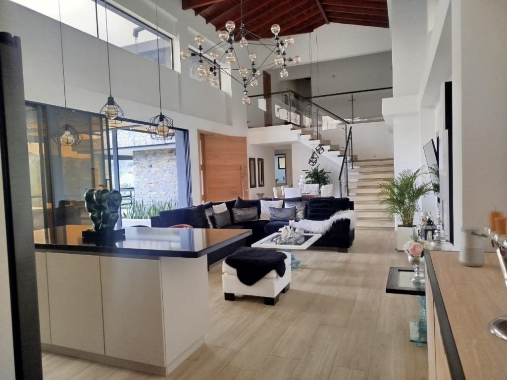 Casa en Arriendo en Santa Elena, El Retiro - 2