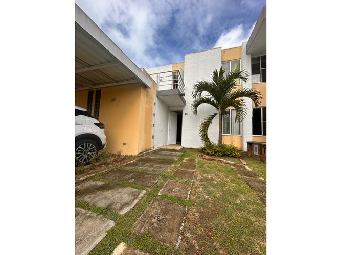 Casa de 4 alcobas en venta en El Castillo, Jamundí, 126 m² · foto 2 de 24