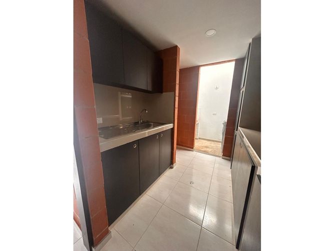 Casa de 4 alcobas en venta en El Castillo, Jamundí, 126 m² · foto 4 de 24