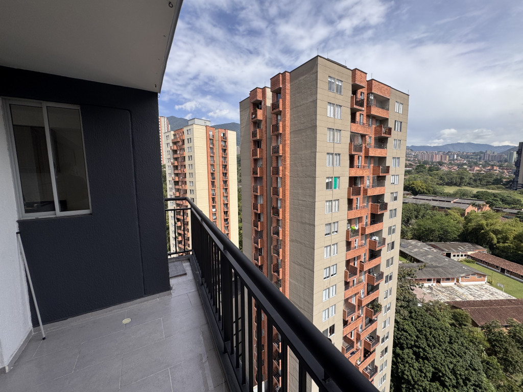 Apartamento en venta en Suramérica, La Estrella · foto 7 de 23