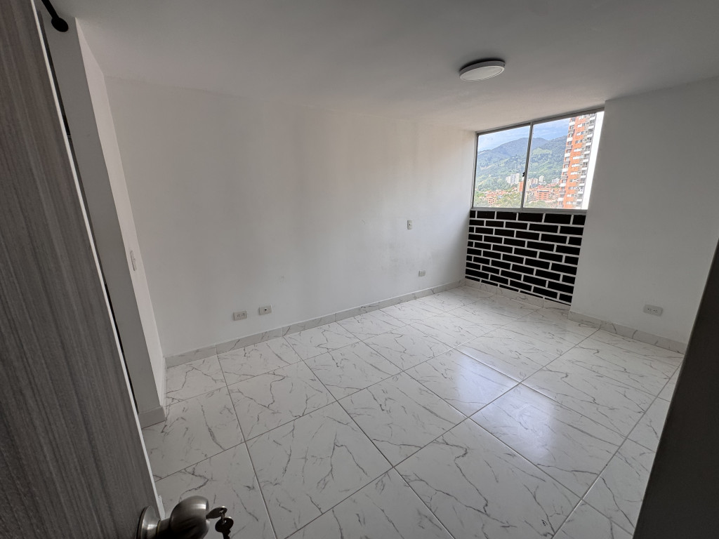 Apartamento en venta en Suramérica, La Estrella · foto 13 de 23