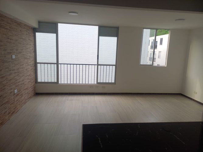 Apartamento de 2 alcobas en venta en Belalcazar, Yumbo, 50 m² · foto 3 de 11