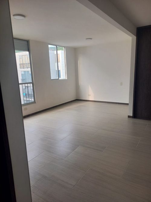 Apartamento de 2 alcobas en venta en Belalcazar, Yumbo, 50 m² · foto 5 de 11