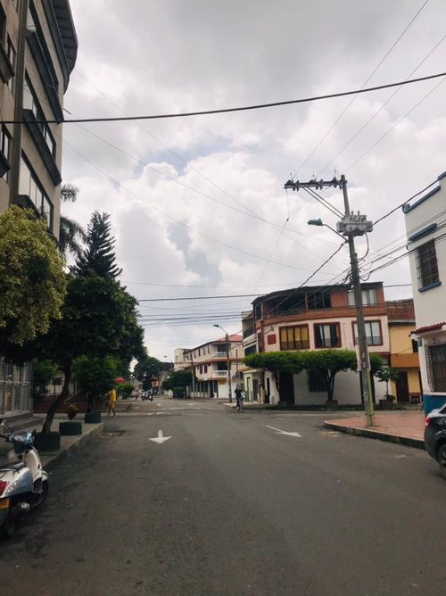 Casa de 5 alcobas en venta en Bretaña, Cali, 151 m² · foto 4 de 5