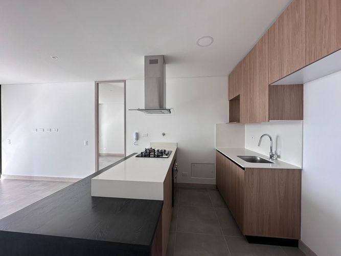 Apartamento de 2 alcobas en arriendo en El Poblado, Medellín, 100 m² · foto 7 de 18