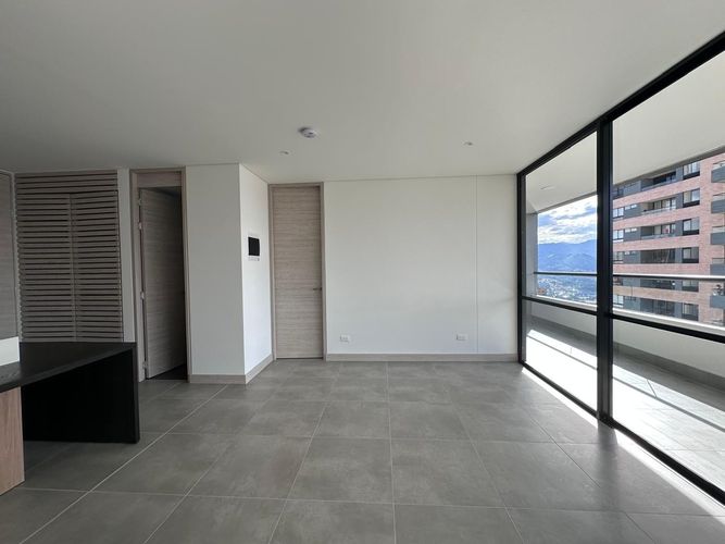 Apartamento de 2 alcobas en arriendo en El Poblado, Medellín, 100 m² · foto 4 de 18