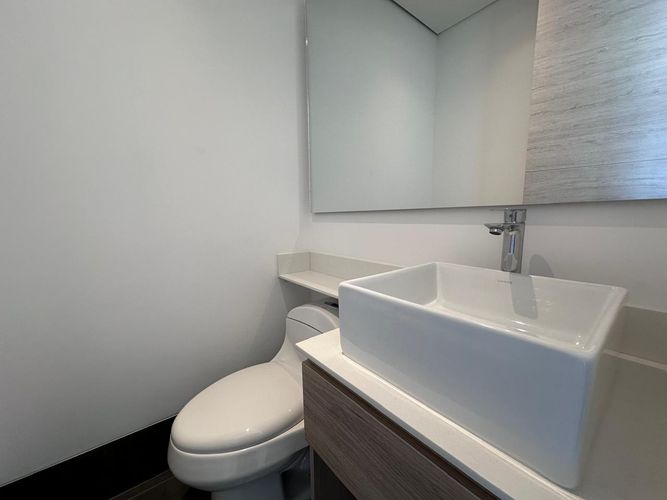 Apartamento de 2 alcobas en arriendo en El Poblado, Medellín, 100 m² · foto 15 de 18