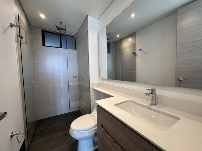 Apartamento de 2 alcobas en arriendo en El Poblado, Medellín, 100 m² · foto 16 de 18