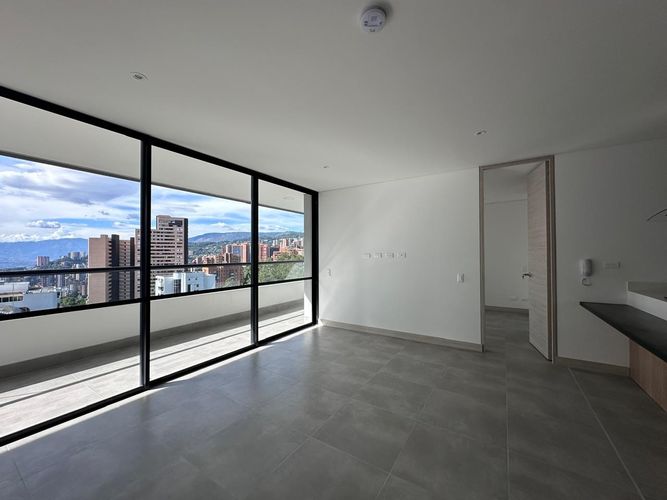 Apartamento de 2 alcobas en arriendo en El Poblado, Medellín, 100 m² · foto 2 de 18