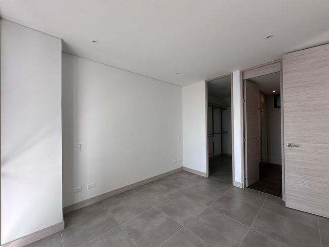 Apartamento de 2 alcobas en arriendo en El Poblado, Medellín, 100 m² · foto 11 de 18