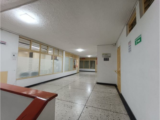 Oficina en venta en San Fernando, Armenia, 40 m² · foto 2 de 11