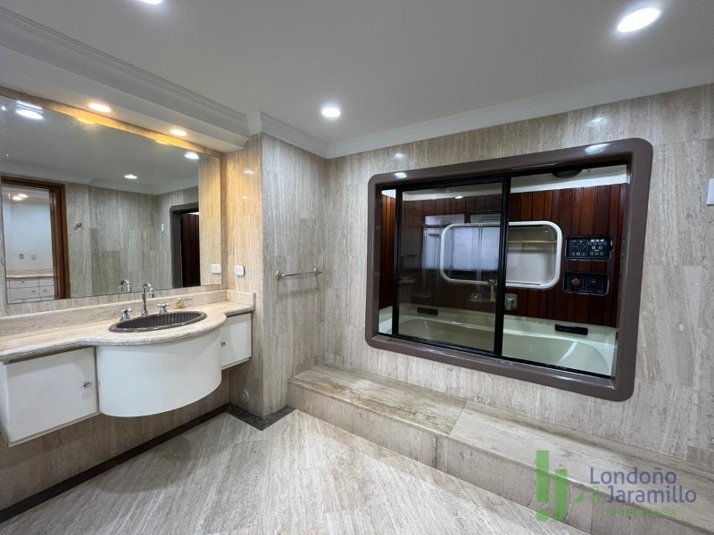 Apartamento en arriendo en El Poblado, Medellín · foto 11 de 20