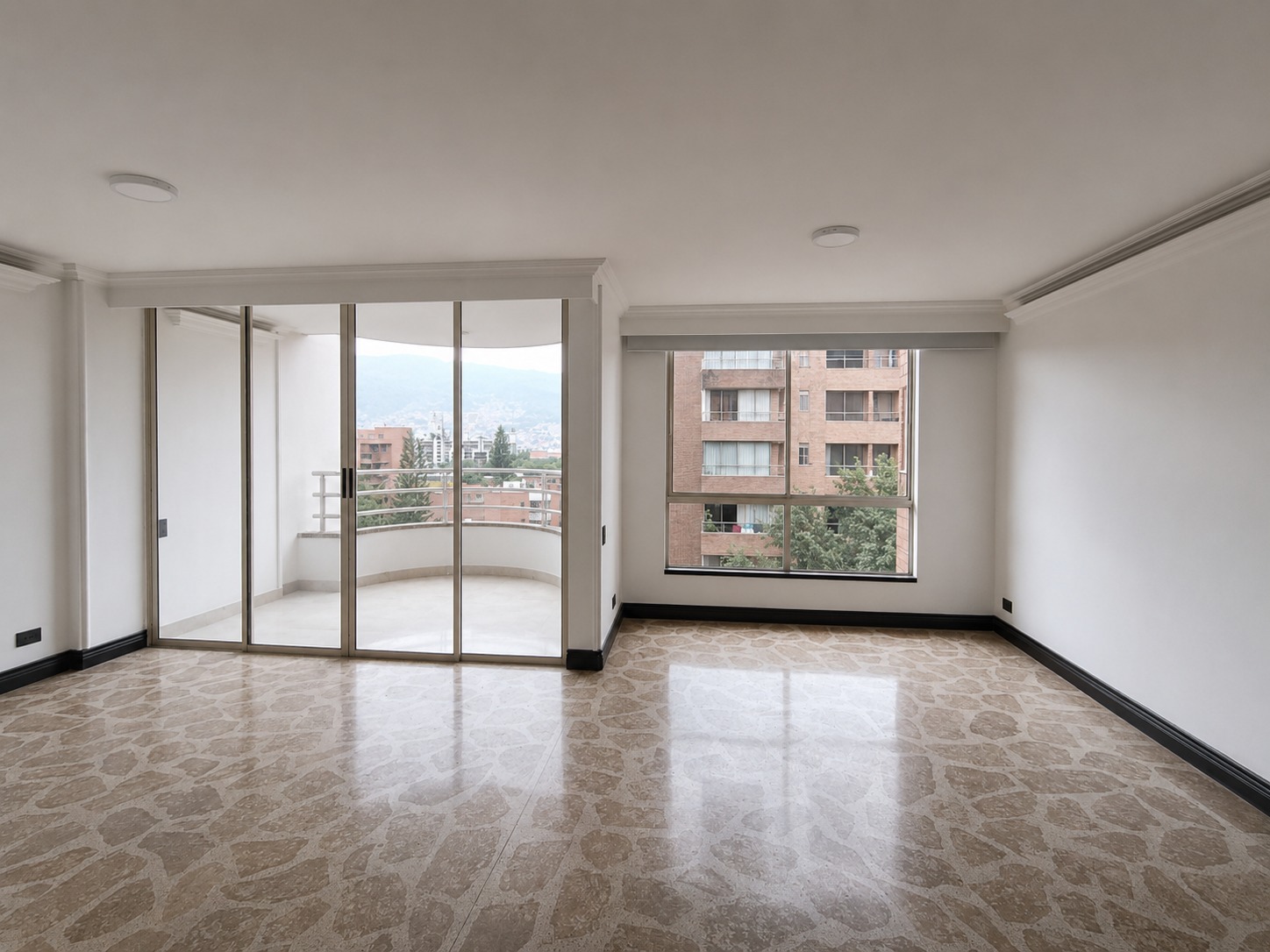 Apartamento en arriendo en Laureles, Medellín · foto 2 de 17