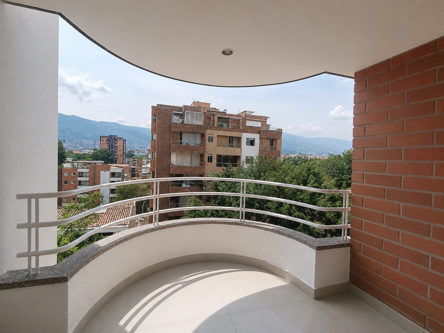 Apartamento en arriendo en Laureles, Medellín · foto 3 de 17
