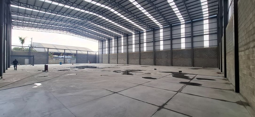Bodega en arriendo en Zona Industrial, Cali, 1600 m² · foto 8 de 8