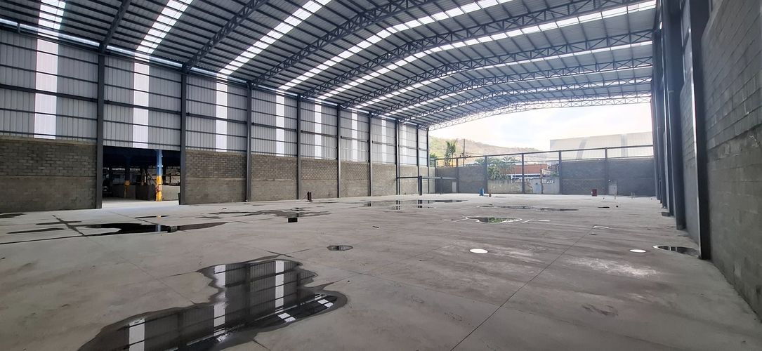 Bodega en arriendo en Zona Industrial, Cali, 1600 m² · foto 7 de 8