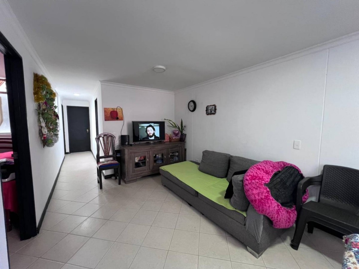 Apartamento en venta en Zona Industrial No. 2, Itagüí · foto 4 de 24