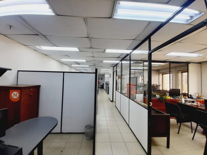 Oficina en venta en El Poblado, Medellín, 155 m² · foto 2 de 12