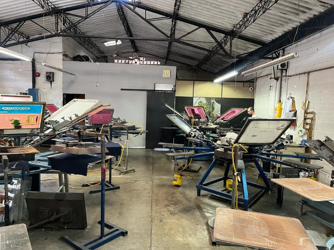 Bodega en venta en El Carmelo, Itagüí, 317 m² · foto 2 de 11