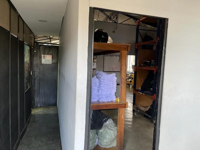 Bodega en venta en El Carmelo, Itagüí, 317 m² · foto 7 de 11