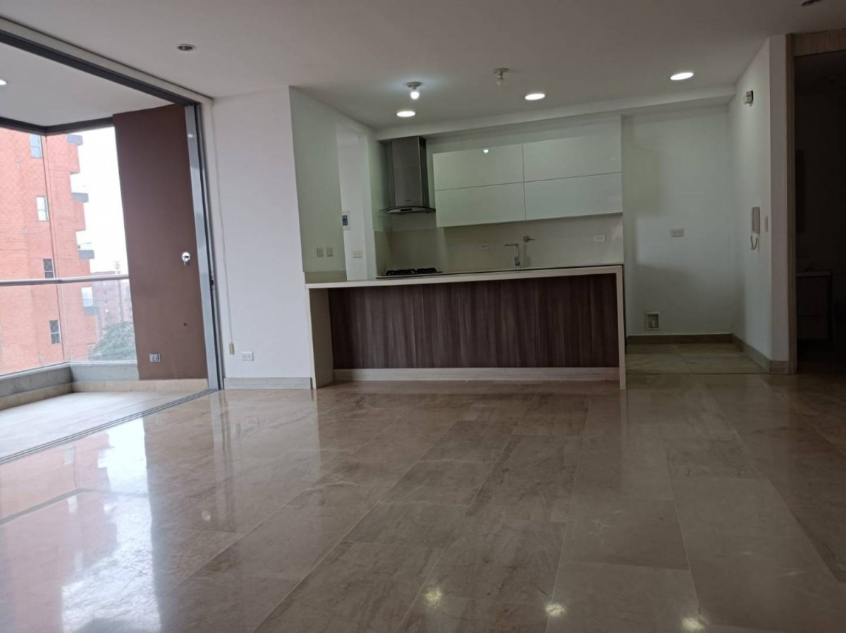Apartamento en arriendo en Lalinde, Medellín · foto 2 de 20