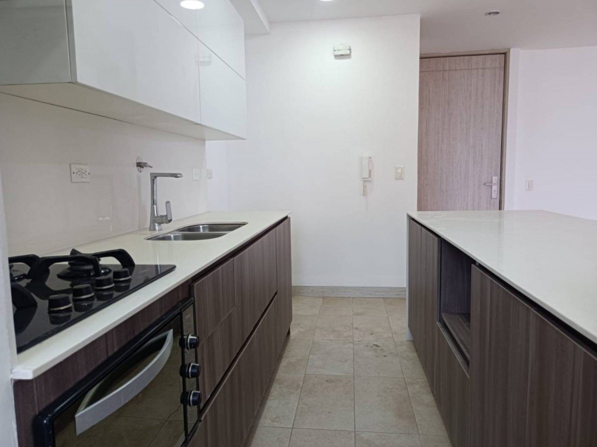 Apartamento en arriendo en Lalinde, Medellín · foto 3 de 20