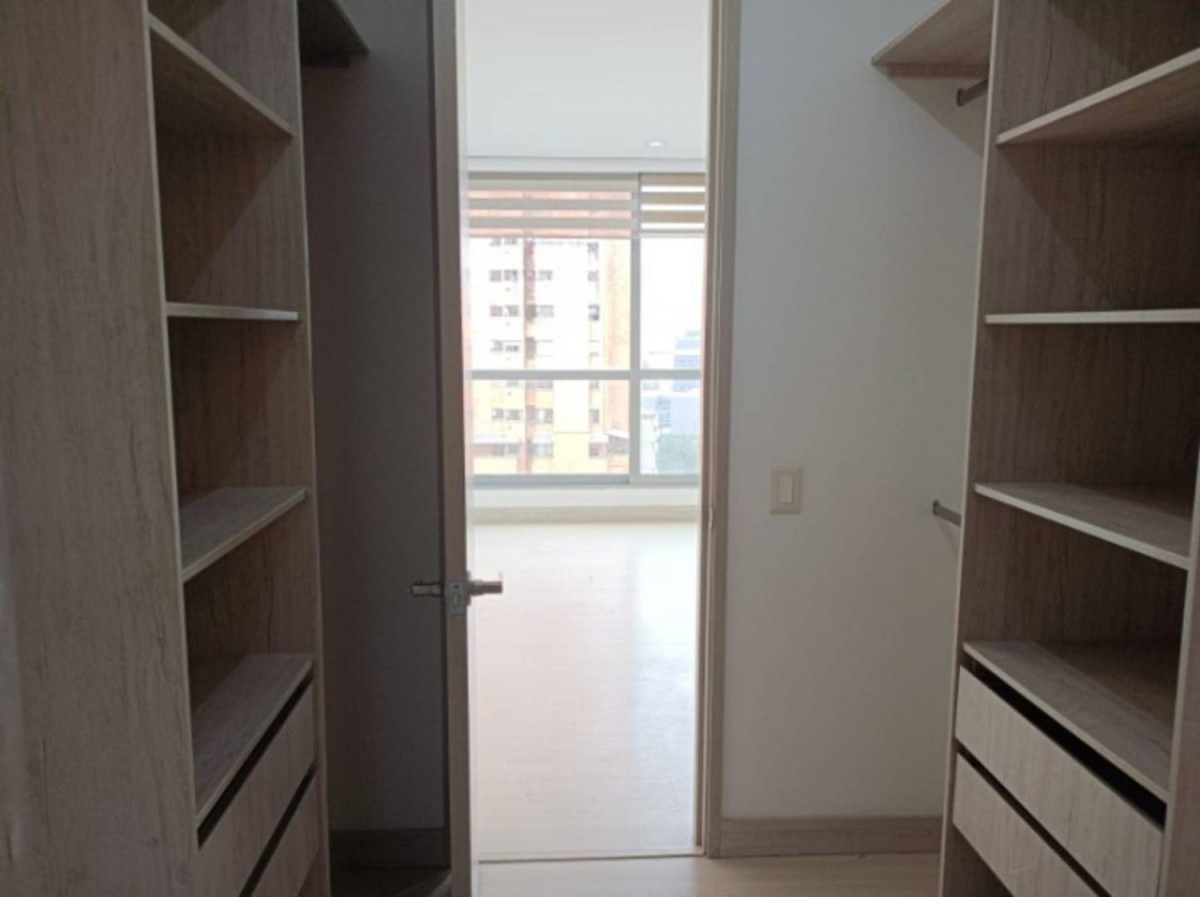 Apartamento en arriendo en Lalinde, Medellín · foto 10 de 20