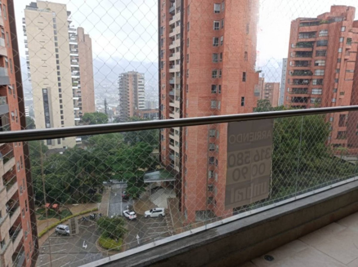 Apartamento en arriendo en Lalinde, Medellín · foto 19 de 20