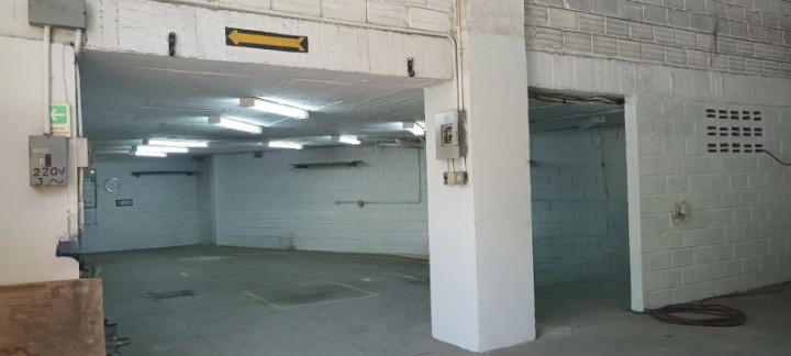 Warehouse for sale in San benito, Medellín 2