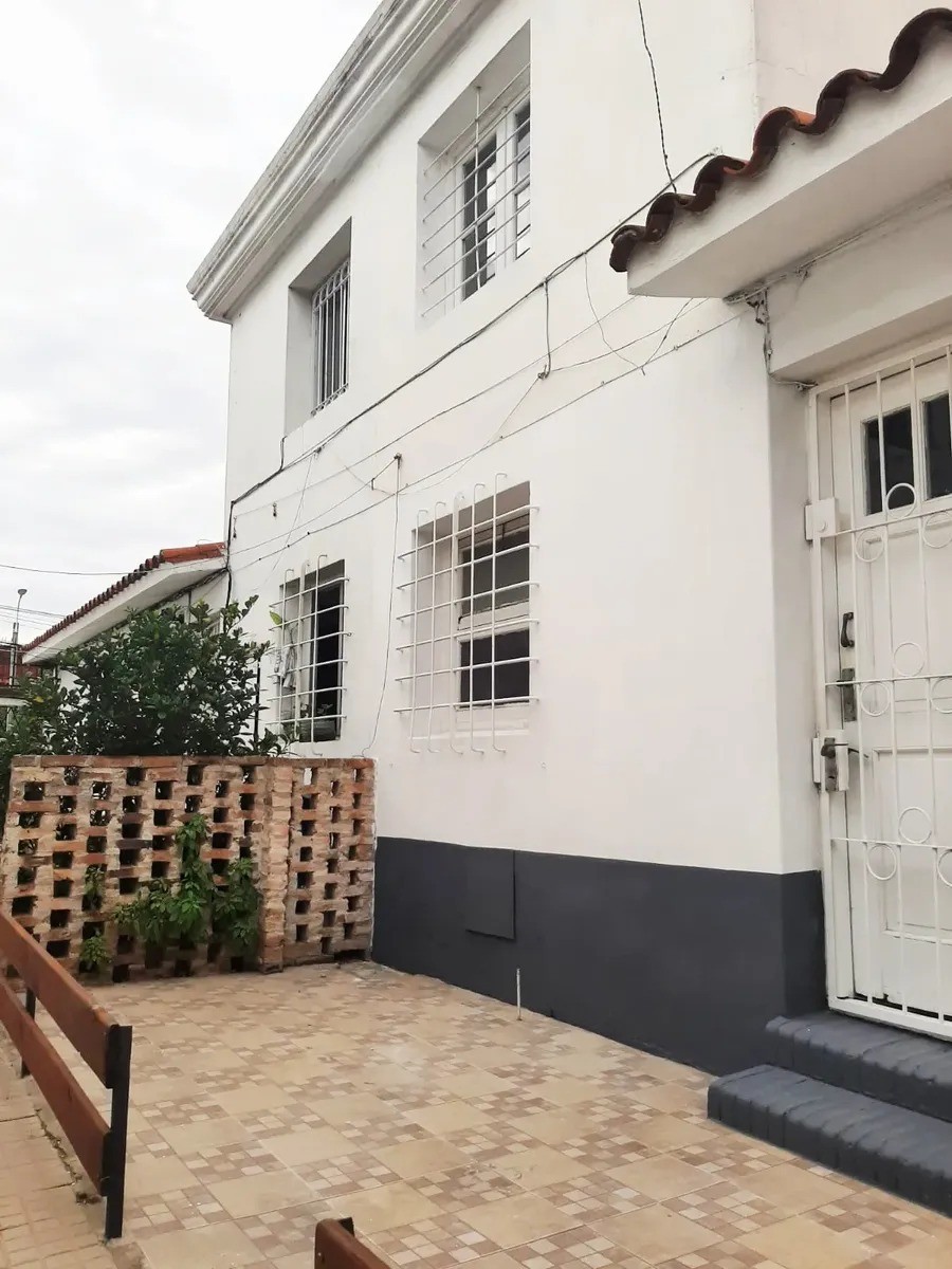 CASA DÚPLEX EN ALQUILER, 3 DORMITORIOS, EN LA BLANQUEADA.