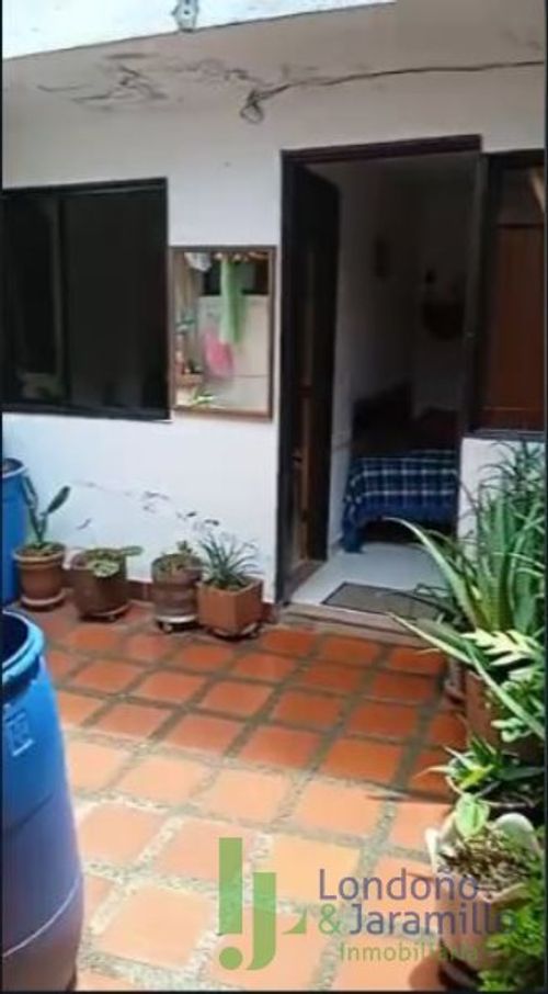 Casa de 4 alcobas en venta en Alcala, Envigado, 182 m² · foto 2 de 10