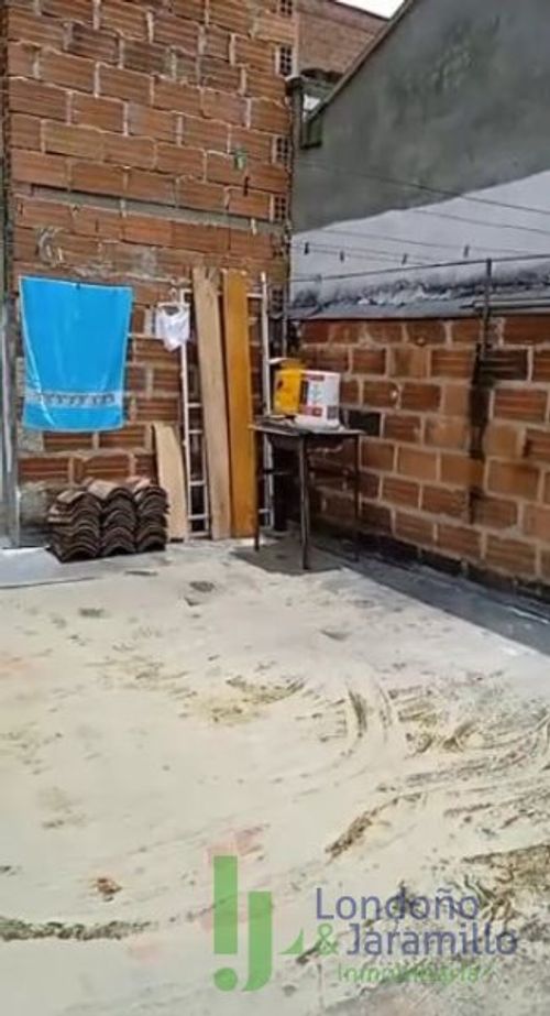 Casa de 4 alcobas en venta en Alcala, Envigado, 182 m² · foto 3 de 10