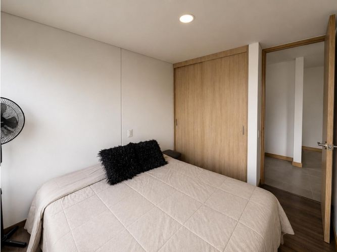 Apartamento de 3 alcobas en venta en El Poblado, Medellín, 87 m² · foto 9 de 9