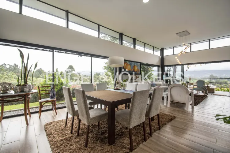 Casa de 4 alcobas en venta en La Milagrosa, La Ceja, 480 m² · foto 3 de 17