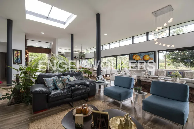 Casa de 4 alcobas en venta en La Milagrosa, La Ceja, 480 m² · foto 2 de 17
