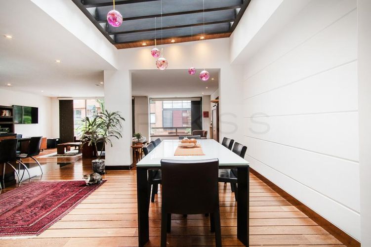 Casa de 3 alcobas en venta en Bellavista, Bogotá, 474 m² · foto 2 de 23