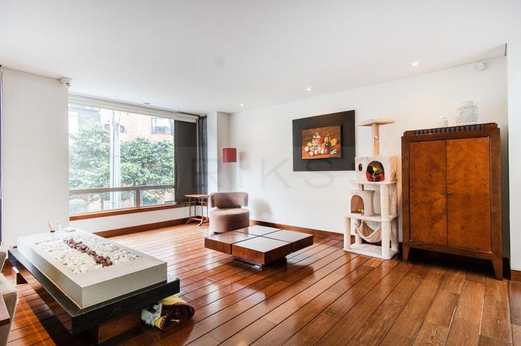 Casa de 3 alcobas en venta en Bellavista, Bogotá, 474 m² · foto 3 de 23
