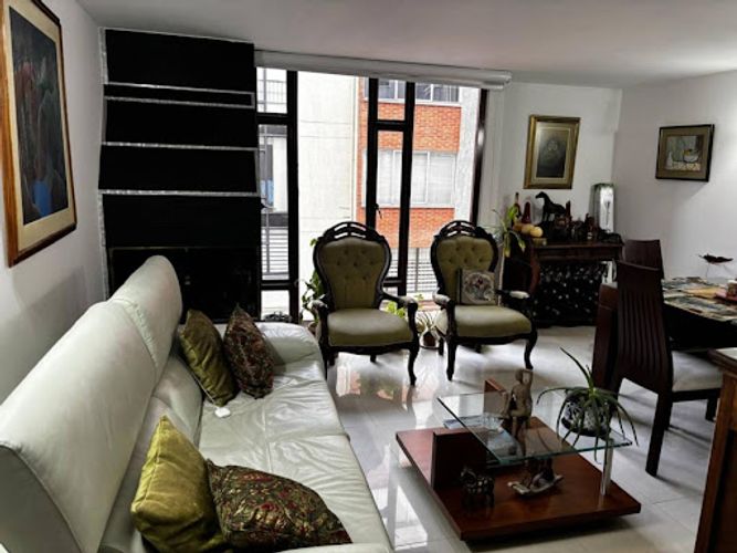Apartamento de 3 alcobas en venta en Santa Barbara, Bogotá, 102 m² · foto 2 de 14