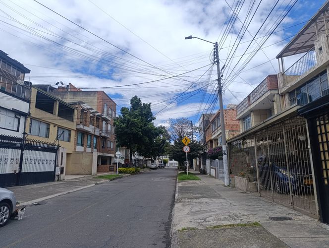 Casa de 4 alcobas en venta en El Encanto, Bogotá, 163 m² · foto 2 de 19