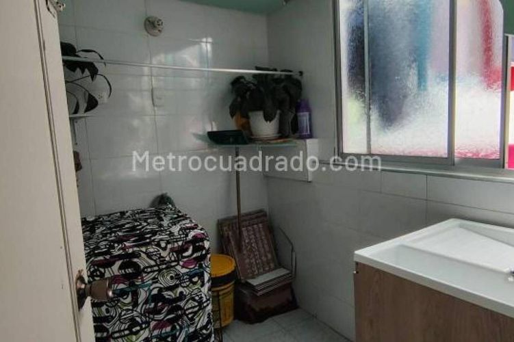 Apartamento de 2 alcobas en venta en Modelo Sur, Bogotá, 68 m² · foto 12 de 13