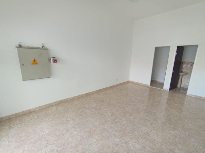 Bodega en arriendo en Prados Del Norte, Cali, 202 m² · foto 5 de 11