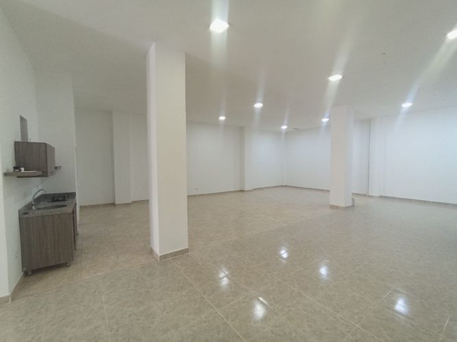 Bodega en arriendo en Prados Del Norte, Cali, 202 m² · foto 6 de 11