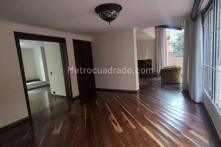 Apartamento de 4 alcobas en venta en Pinar De Suba, Bogotá, 508 m² · foto 2 de 20