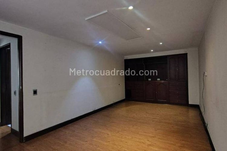 Apartamento de 4 alcobas en venta en Pinar De Suba, Bogotá, 508 m² · foto 15 de 20